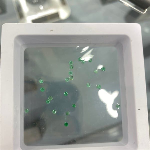  Đá Emerald -Tròn 2ly 