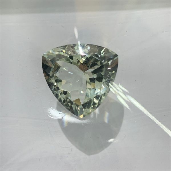  Đá Prasiolite - TamGiac 15.2 ly-10.8ct 