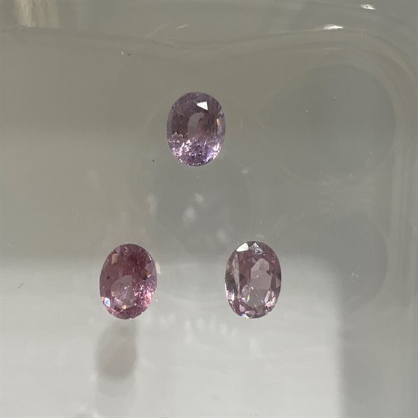  Đá Spinel-Oval 3.7x5.2x2.2ly - 0.4 ct 
