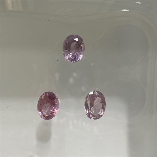  Đá Spinel-Oval 3.7x5.2x2.2ly - 0.4 ct 