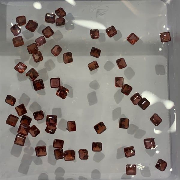  Đá Garnet Nâu 2.9 ly - 0.2 ct 