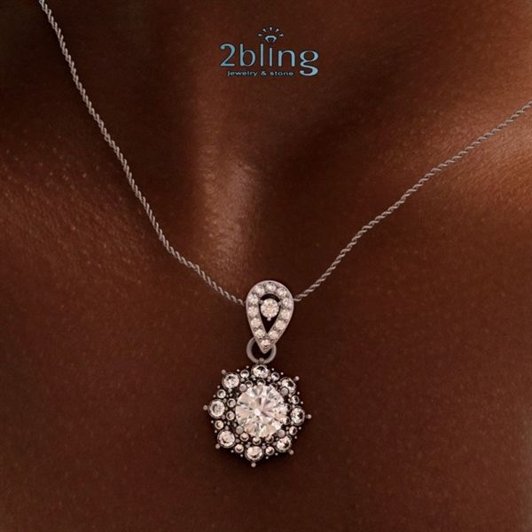  Mặt dây chuyền đá - Hoa nụ NONI1 