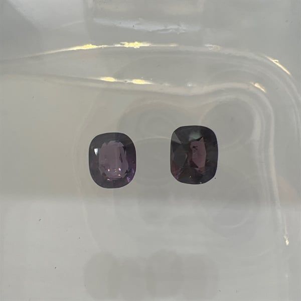  Đá Spinel -Vuông 6x5.1x3.3ly-0.9ct 