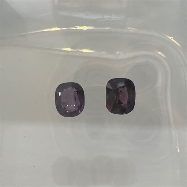  Đá Spinel -Vuông 6x5.1x3.3ly-0.9ct 