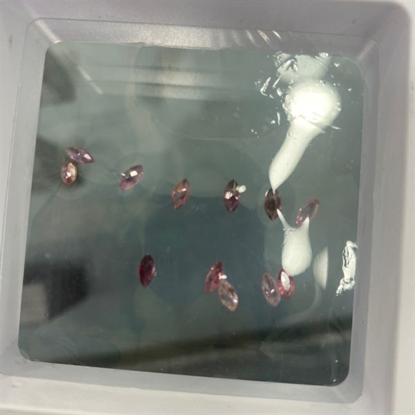  Đá Tourmaline - Dưa 5.3 x 2.6 ly-0.1ct 