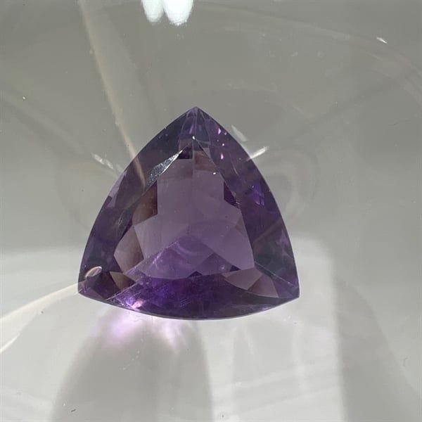 Đá Amethyst- Tam giác 17.6x17.6x11.5ly - 19.25 ct 