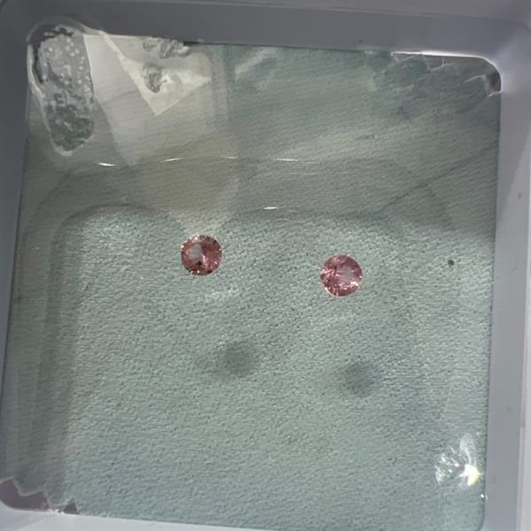  Đá Spinel- Tròn 4.1 ly - 0.35 ct 