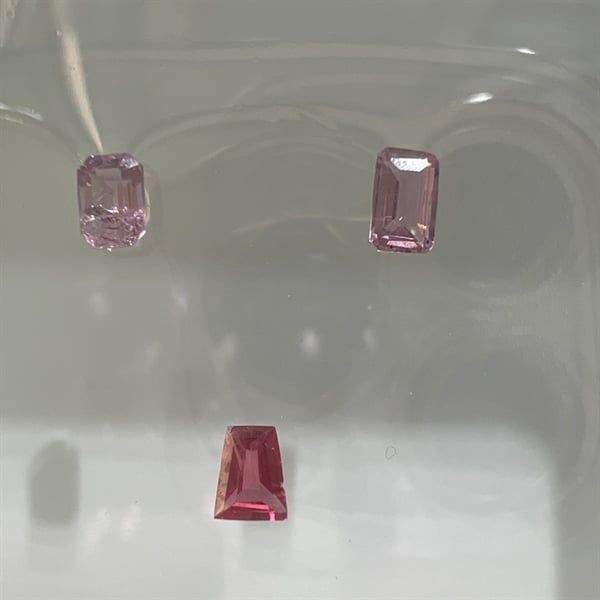  Đá Spinel- chữ nhật 4.3x3.0x2.2ly-0.3ct 