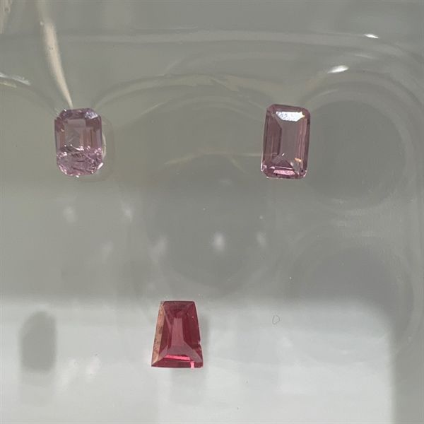  Đá Spinel- chữ nhật 4.3x3.0x2.2ly-0.3ct 