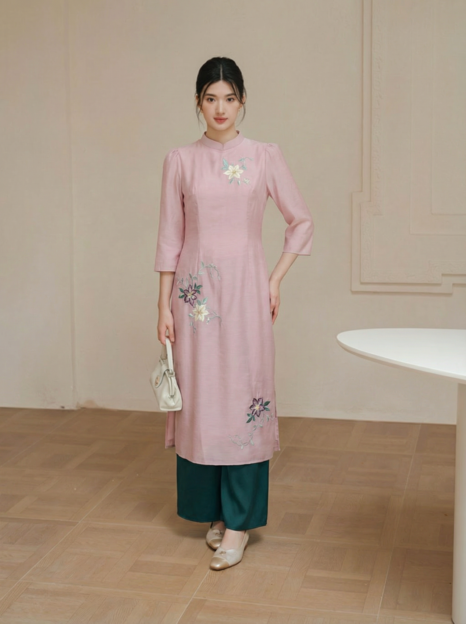  AD12- Áo Dài Tơ Thêu Hoa Tay Phồng Nhẹ 