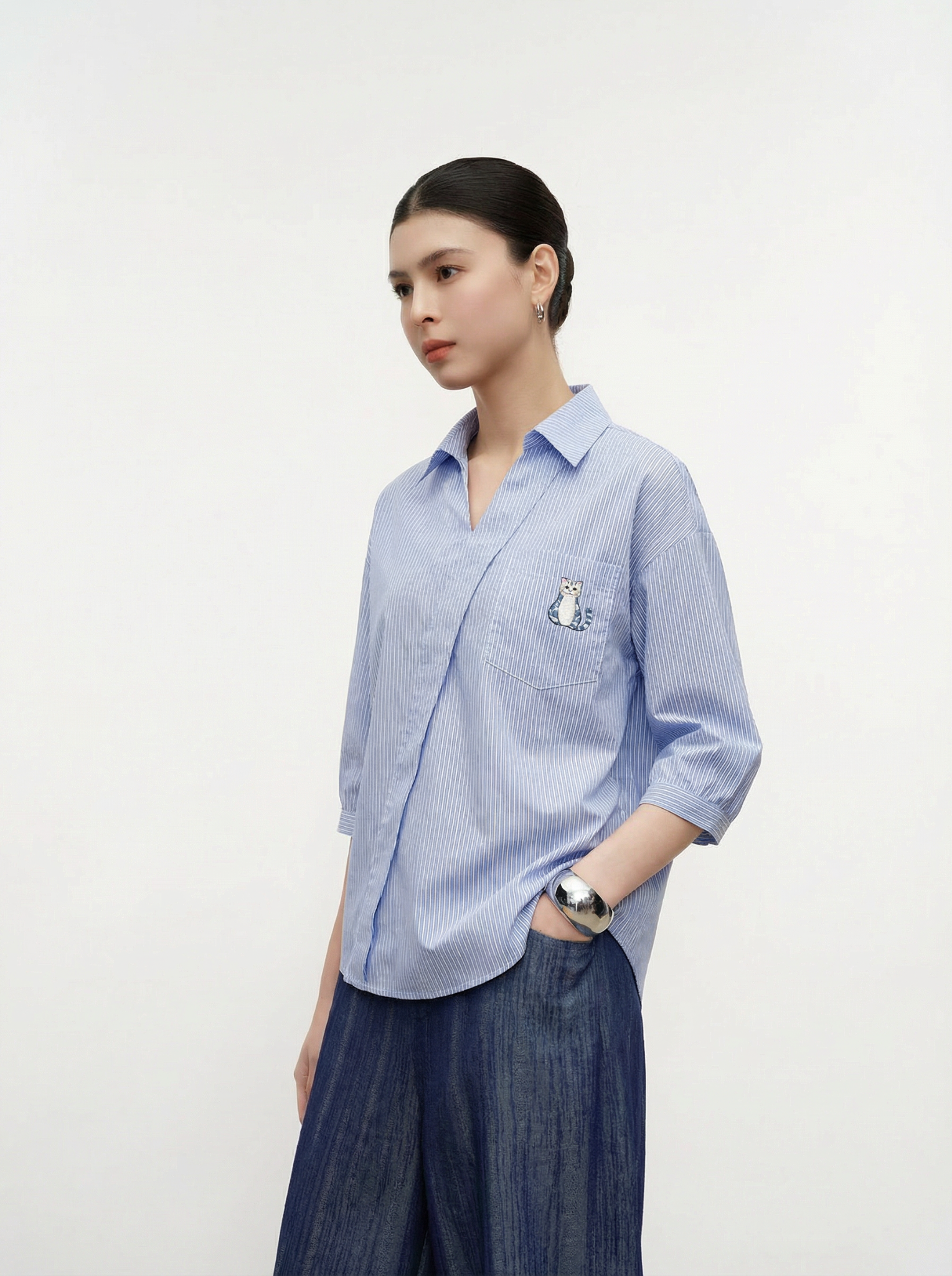  A815-Áo Sơ Mi Cổ V 