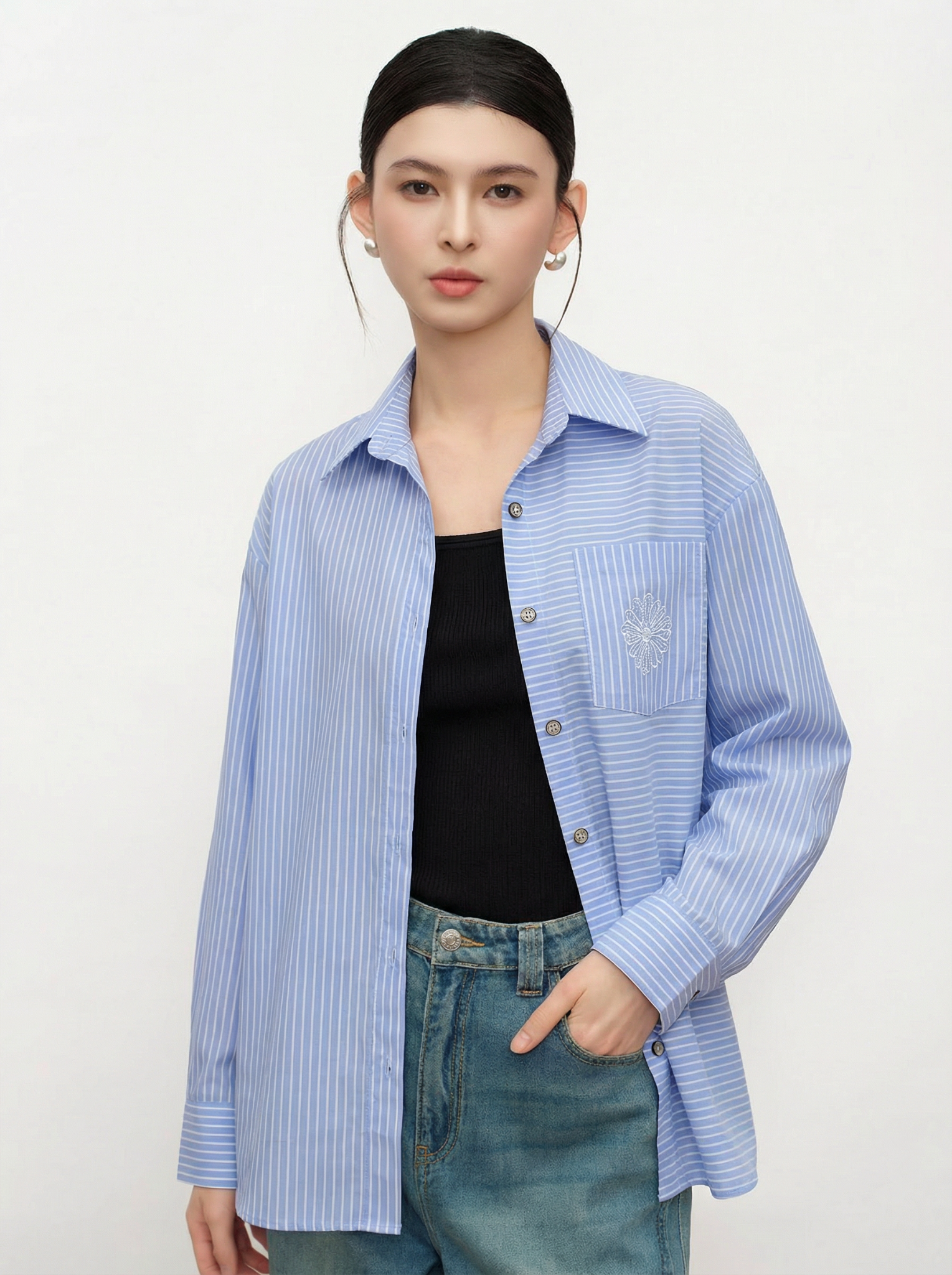 A536- Áo Sơ Mi Form Rộng Thêu Hoa 