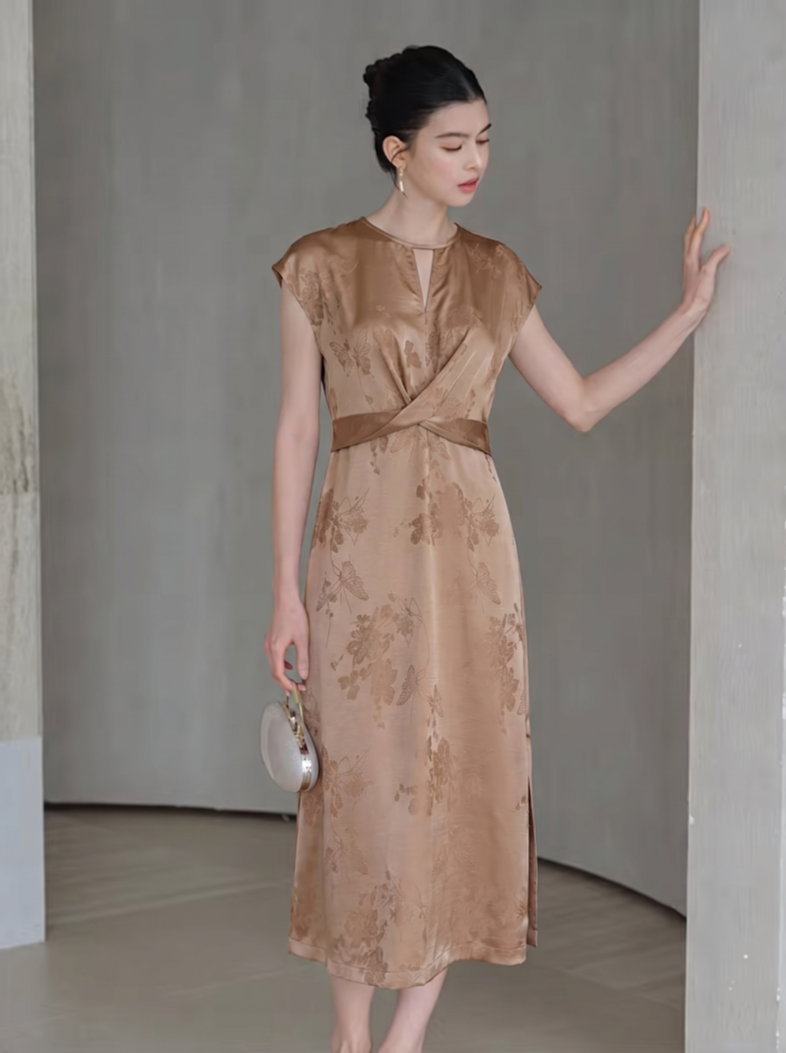  D198-Đầm Lụa Ly Chéo Tay Liền 
