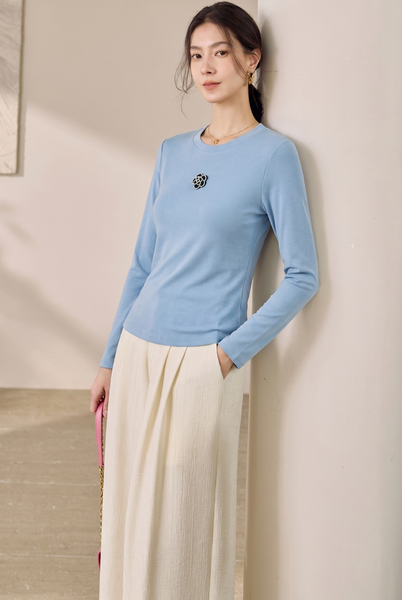  AT23-Áo Thun Lụa Tay Dài Đính Hoa Hồng 