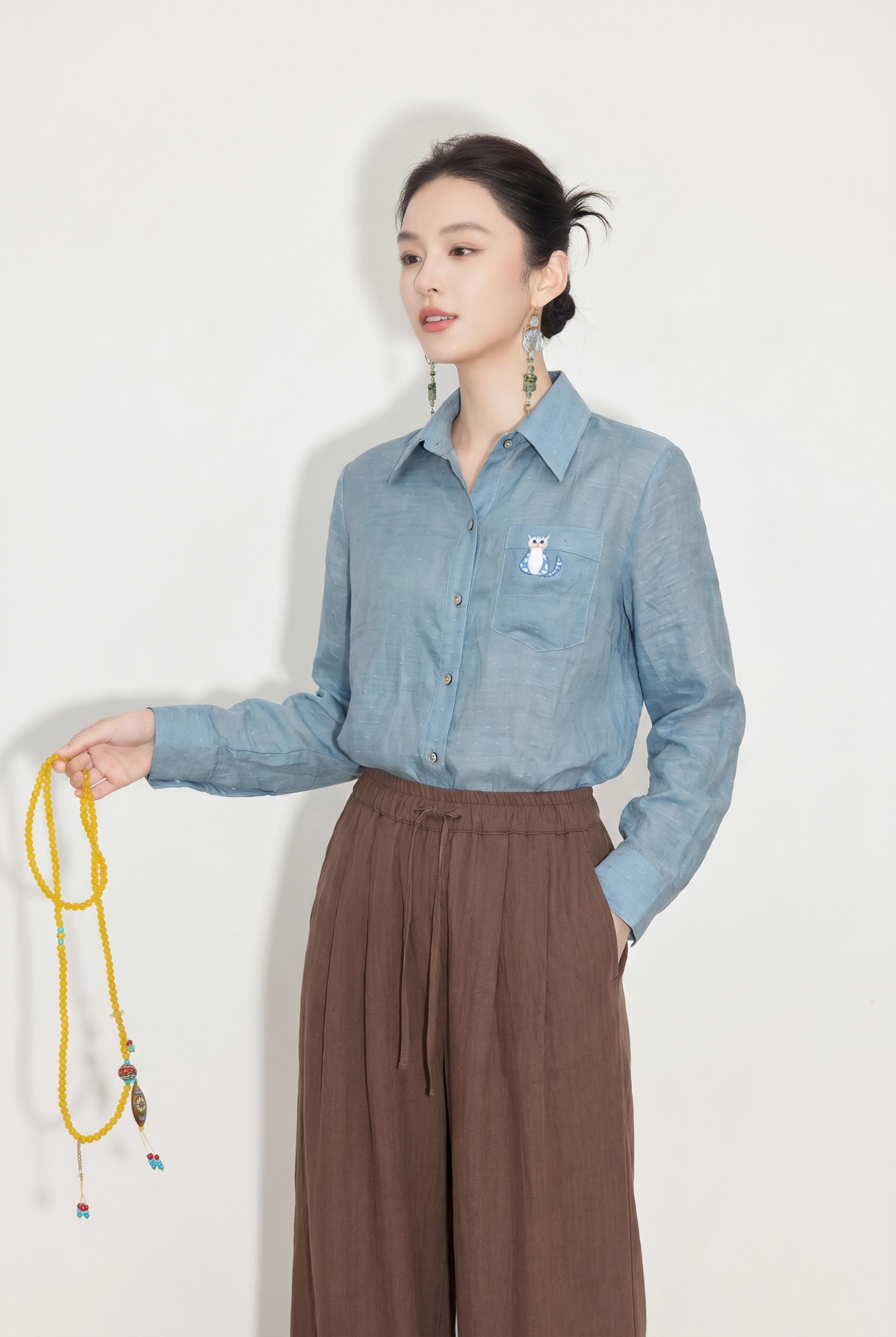  A884-Áo Ramie Tay Dài Logo Mèo 