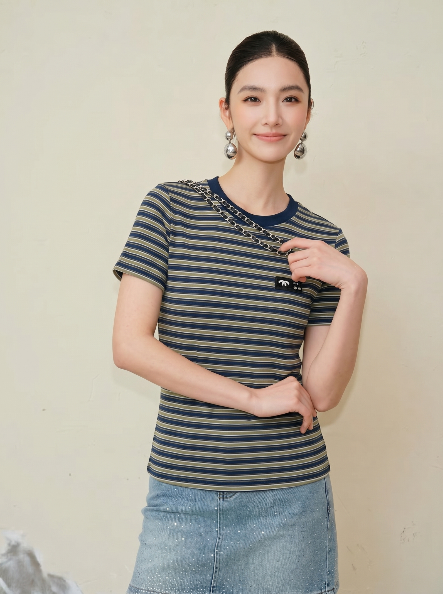  AT65-Áo Thun Tay Ngắn Sọc Đính Logo 
