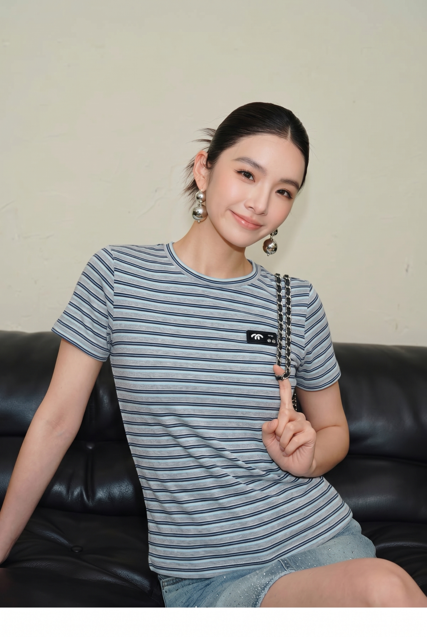  AT65-Áo Thun Tay Ngắn Sọc Đính Logo 