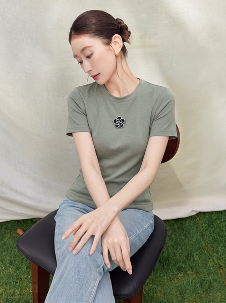  AT22-Áo Thun Lụa Mịn Đính Hoa Hồng 
