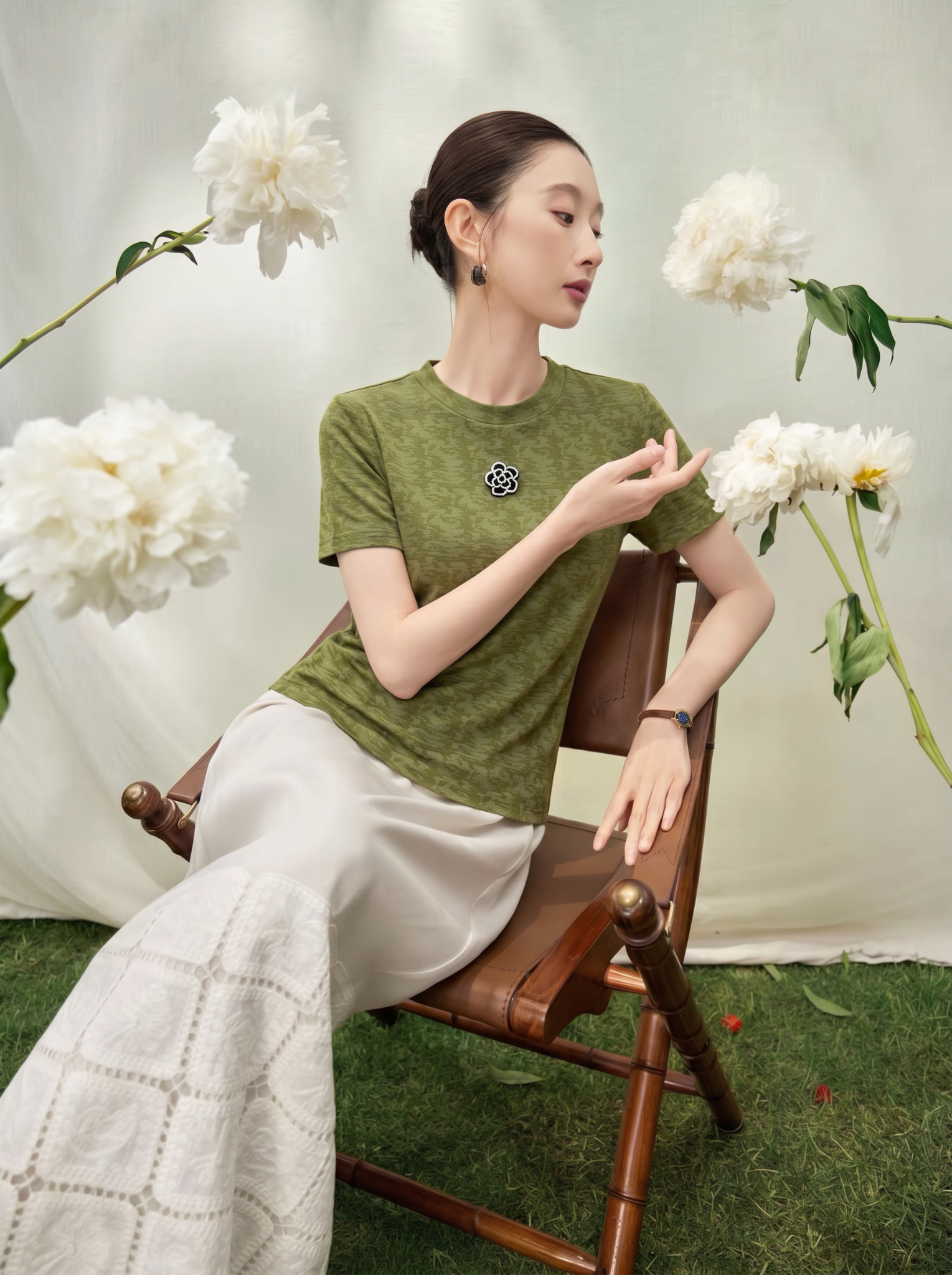  AT72-Áo Thun Tay Ngắn Cotton Họa Tiết Đính Hoa Hồng 
