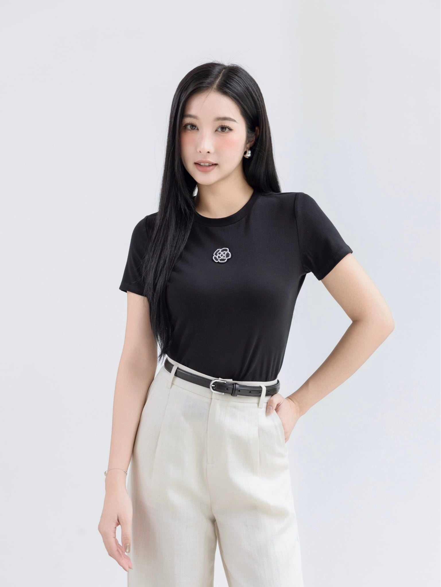  AT22-Áo Thun Lụa Mịn Đính Hoa Hồng 