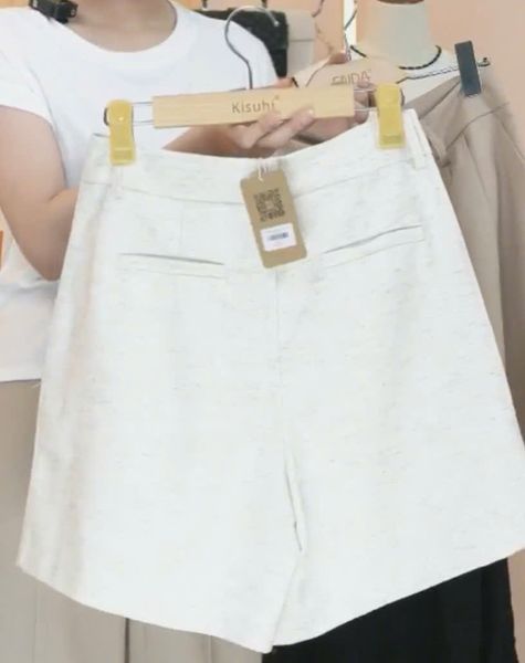  Q329- Quần Short Linen Xếp Ly Eo 