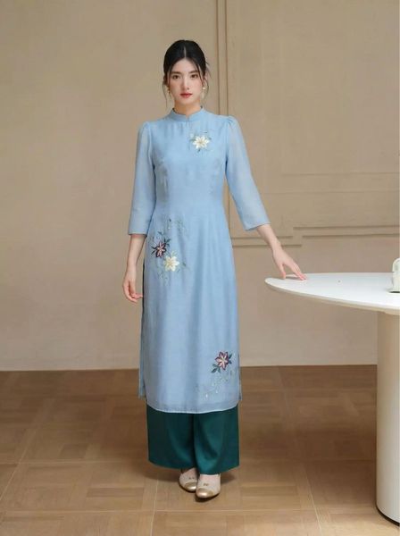  AD12- Áo Dài Tơ Thêu Hoa Tay Phồng Nhẹ 