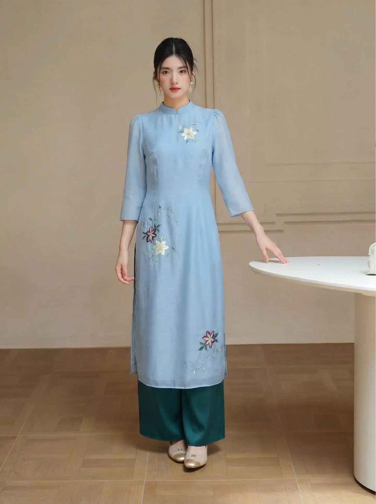  AD12- Áo Dài Tơ Thêu Hoa Tay Phồng Nhẹ 