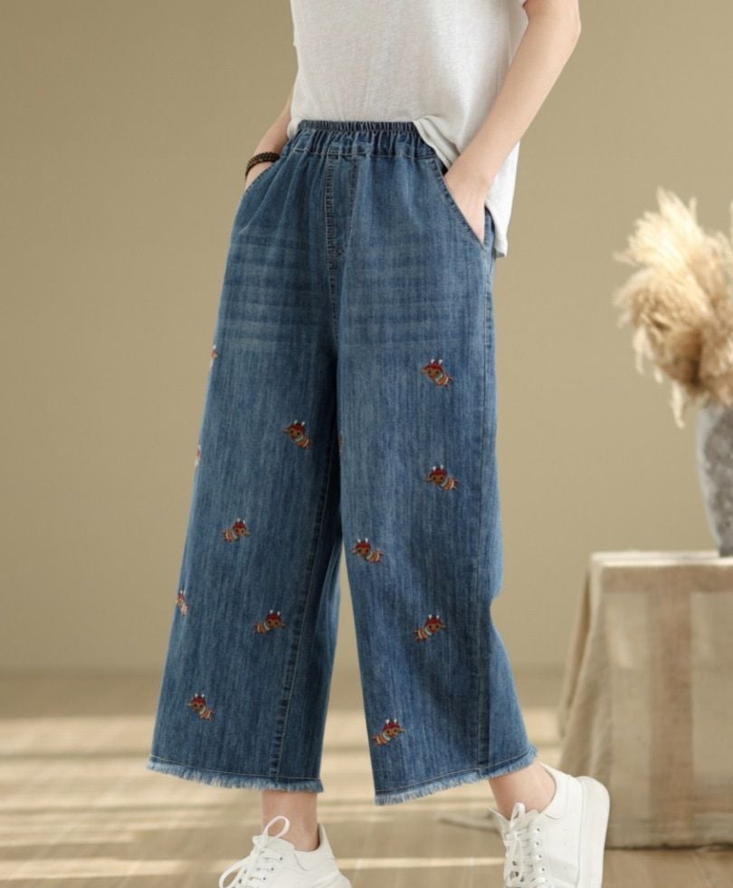  Q192-Quần Jeans Ống Suông Thêu Ong Lưng Thun 9 Tấc 