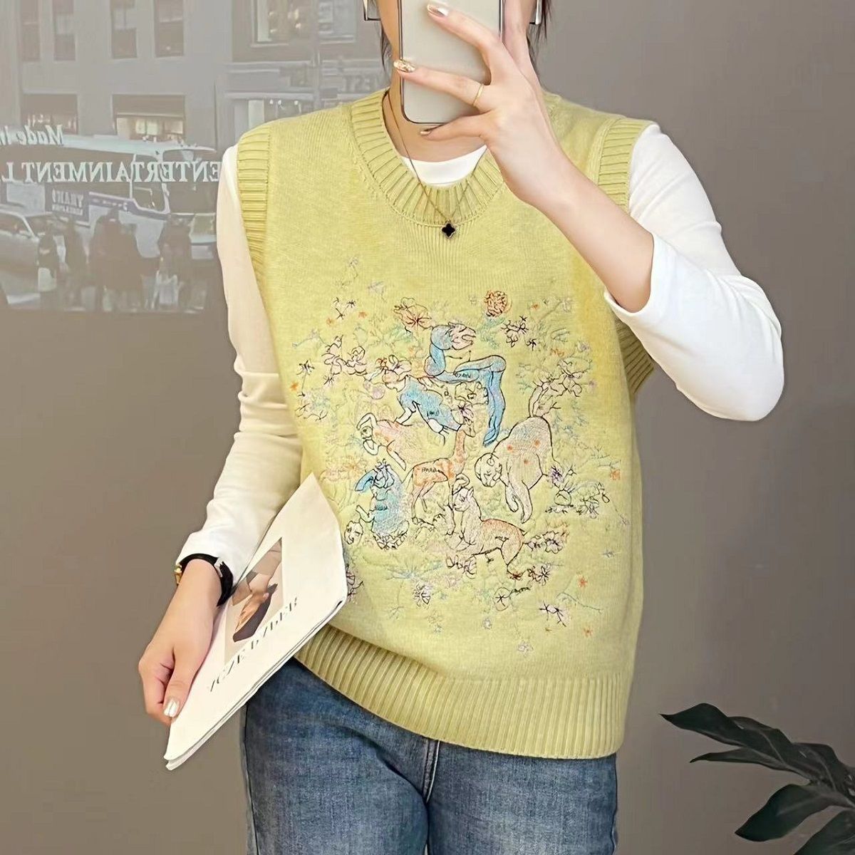  A2094-Áo Vest Ghi Lê Len Không Tay Thêu Hoạt Hình 