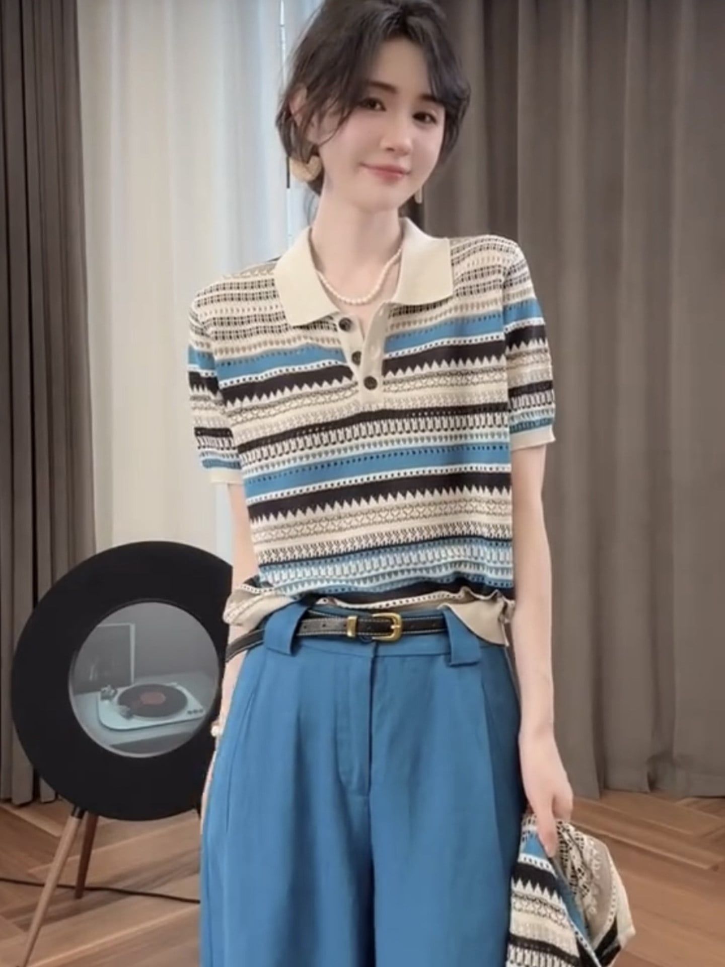  A909-Kisuhi-Áo Dệt Kim Kẻ Sọc Phối Màu Nghệ Thuật Hàn Quốc 