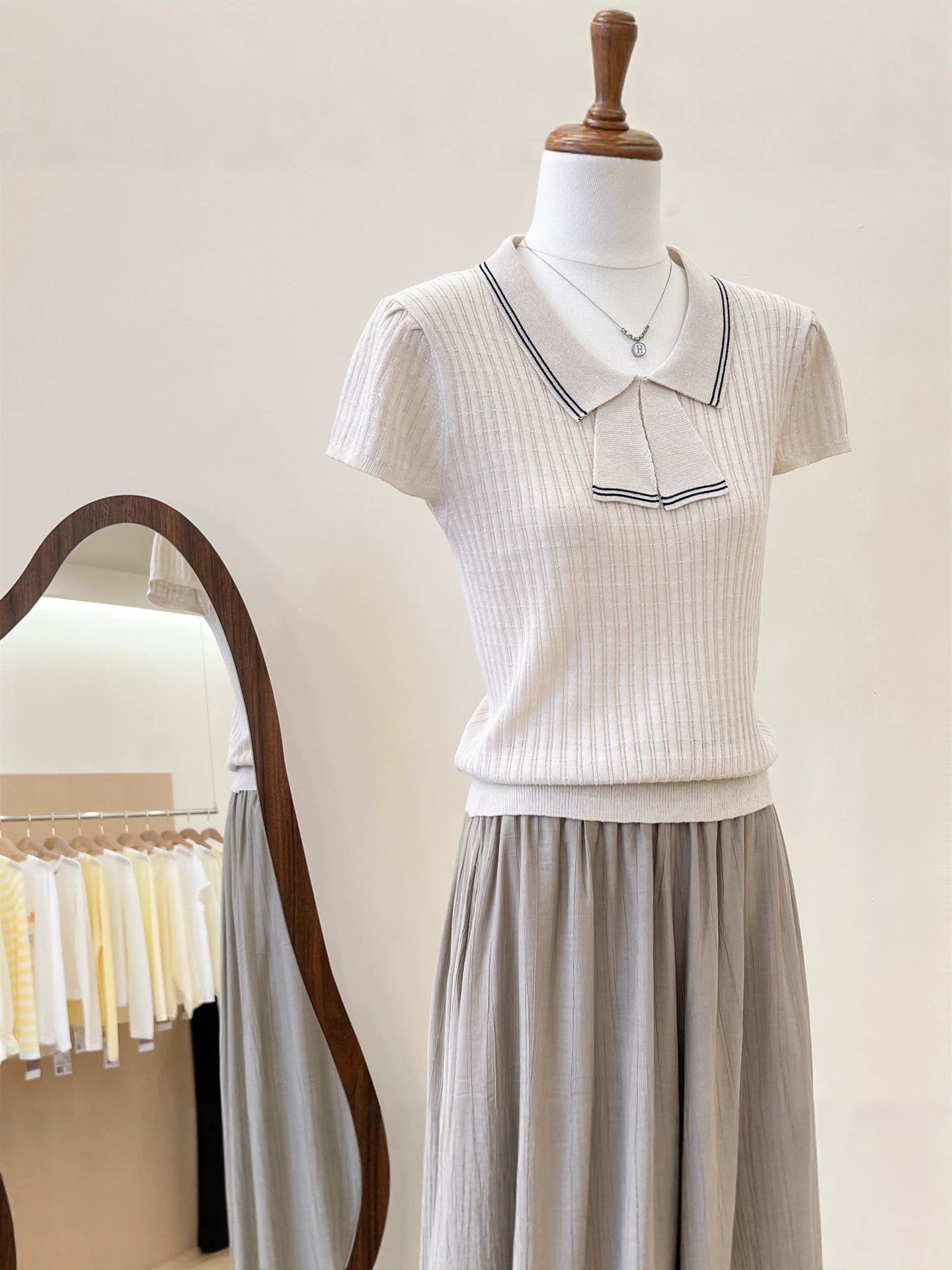  A912-Kisuhi-Áo Len Có Cổ Phối Nơ Mỏng Mát Hàn Quốc 