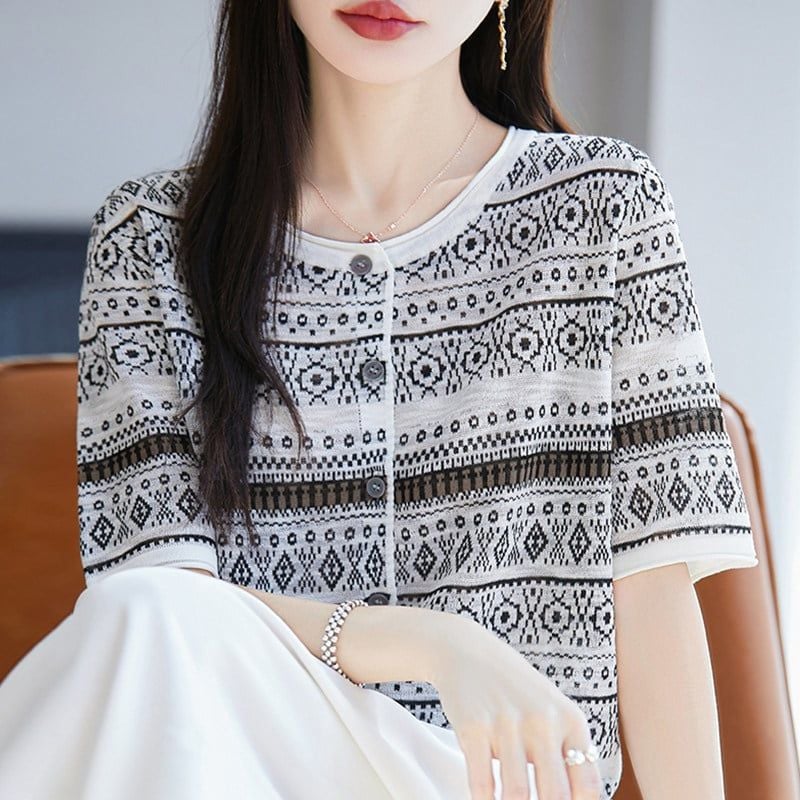  A922-Áo Thun Len Họa Tiết Cổ Điển Nghệ Thuật Có Nút 