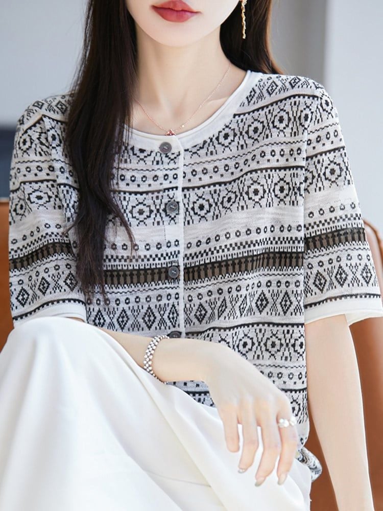  A922-Áo Thun Len Họa Tiết Cổ Điển Nghệ Thuật Có Nút 