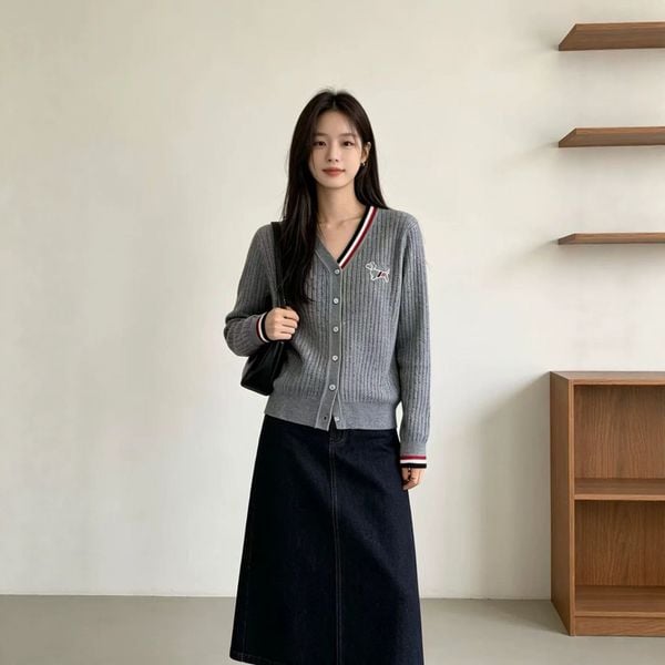 A961-Áo Len Cún Cưng Cổ V Phối Màu Tương Phản 