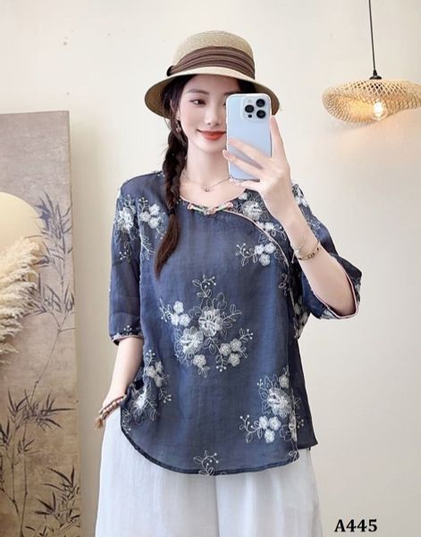  A445-Áo Ramie Cổ Tròn Phối Màu Thêu Nghệ Thuật 