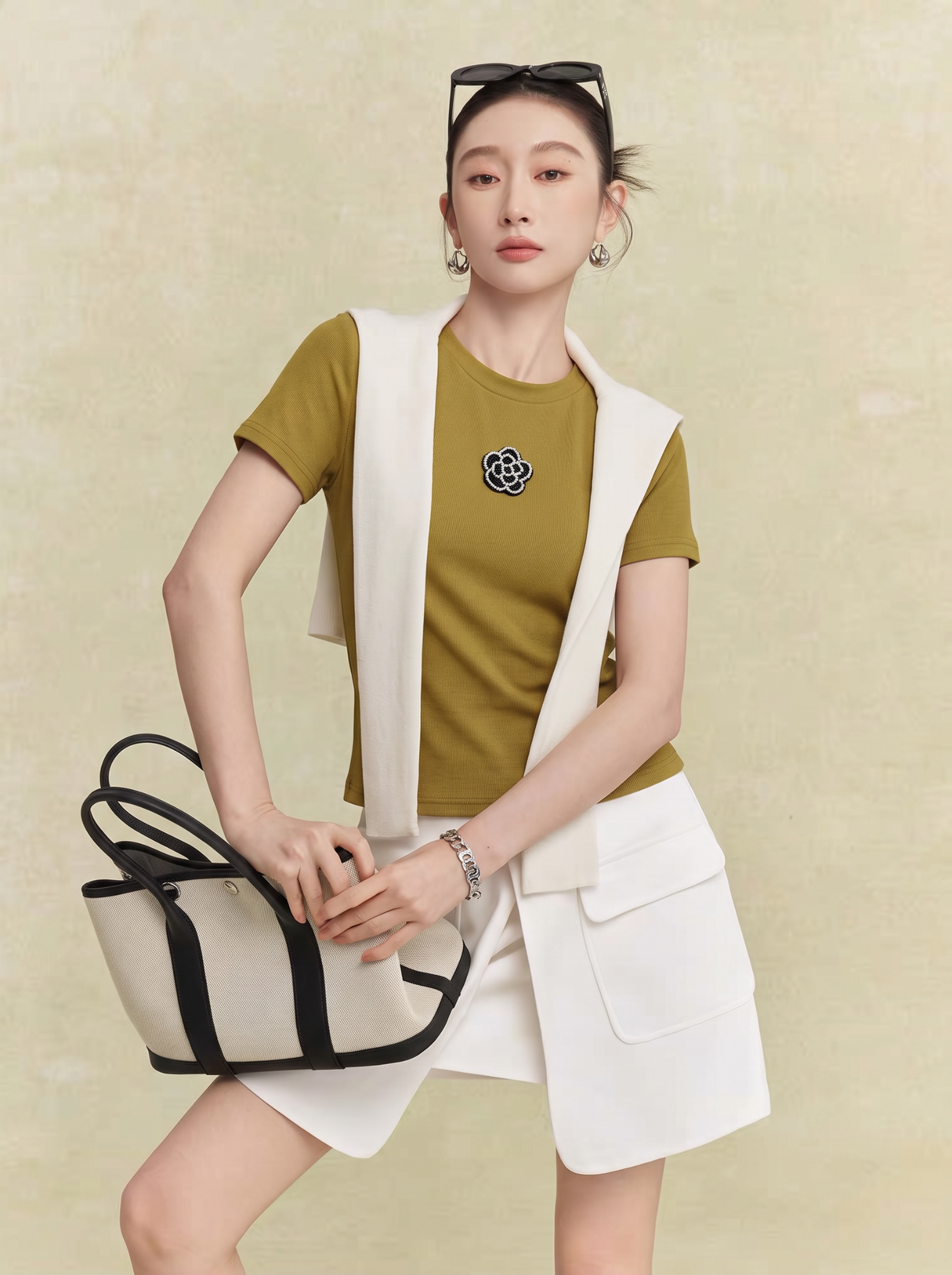  AT22-Áo Thun Lụa Mịn Đính Hoa Hồng 