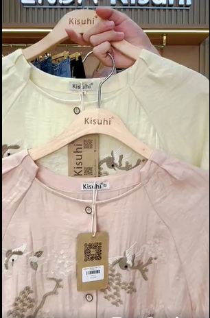  A497-Áo Tencel Thêu Tay Raplan 