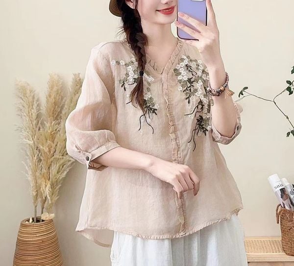  A237-Áo Ramie Thêu Hoa Cổ Nhún 