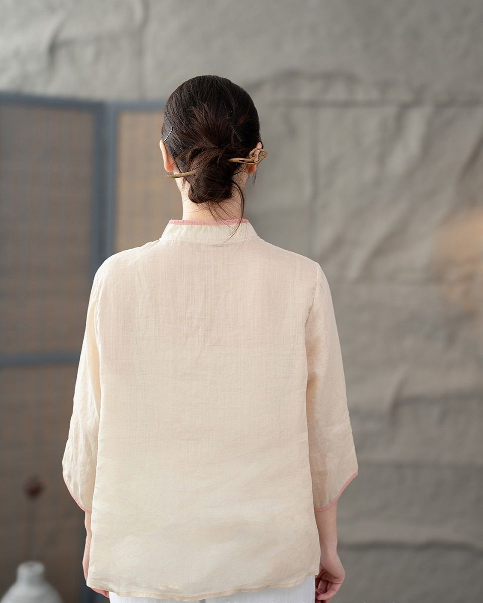  A556-Áo Ramie Thêu Hoa Cổ Đứng 