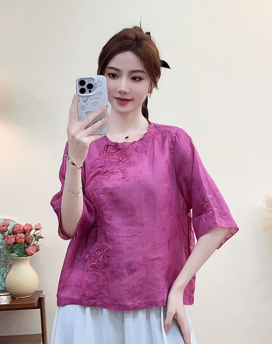  A559-Áo Ramie Thêu Hoa Cổ Tròn 