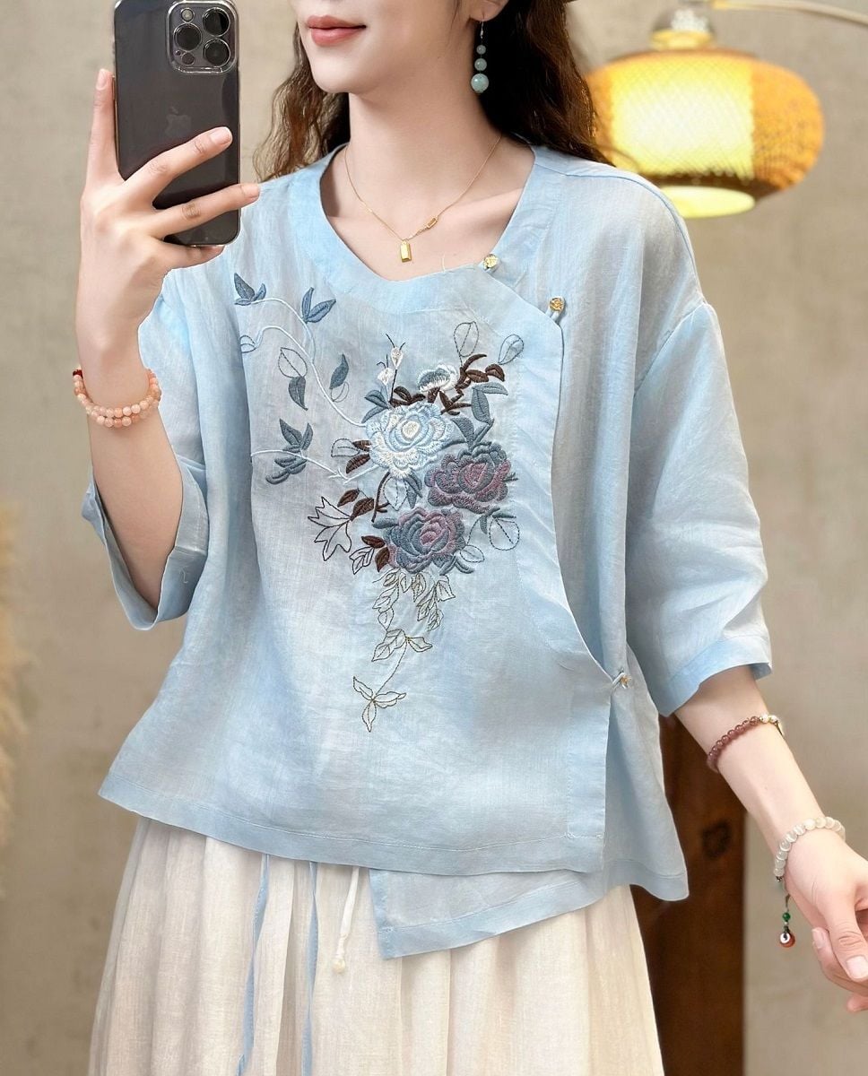  A632-Áo Ramie Thêu Hoa Vạt Xéo 