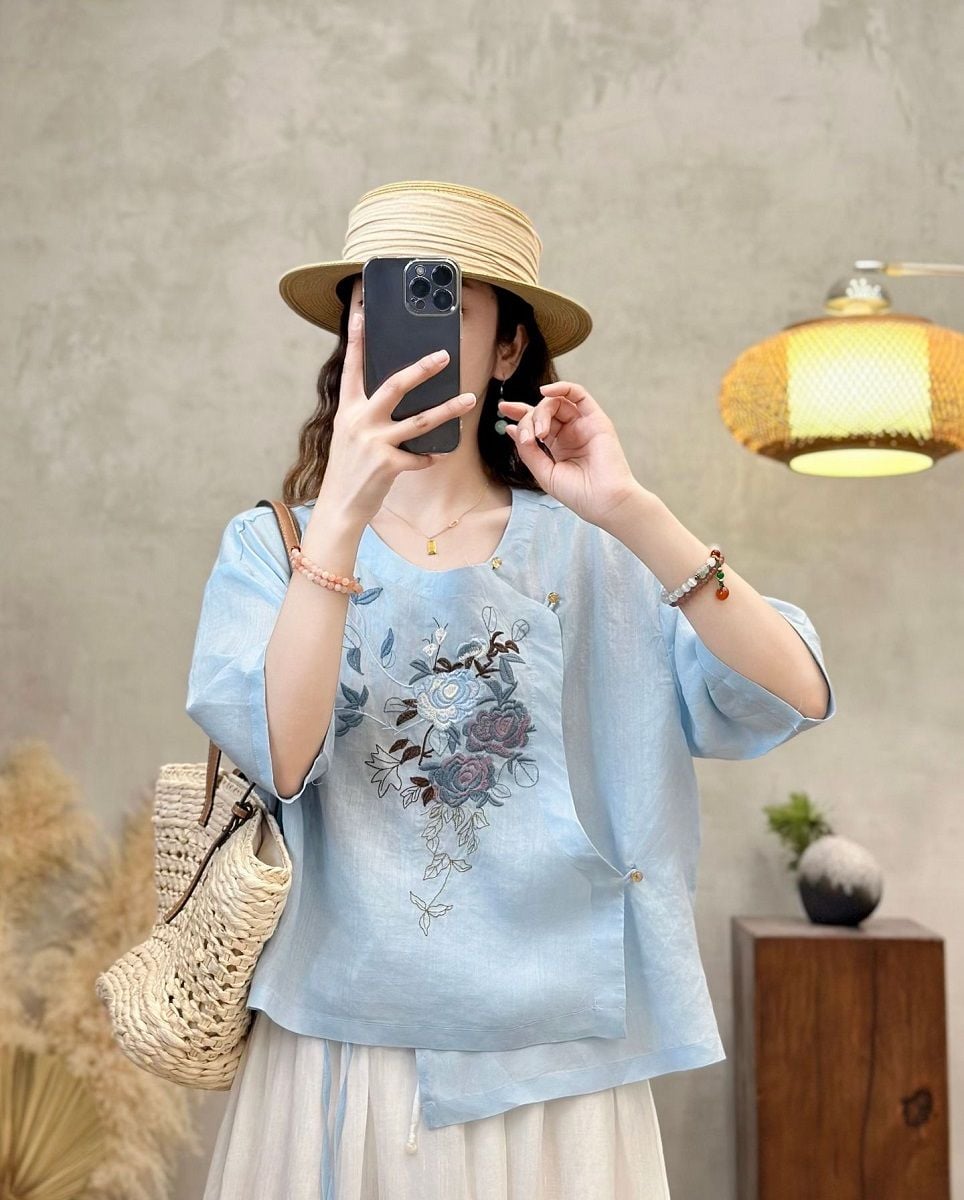  A632-Áo Ramie Thêu Hoa Vạt Xéo 