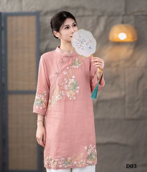  D03-Đầm Ramie Thêu Hoa Nghệ Thuật Nút Gài Cổ Điển Thanh Lịch 