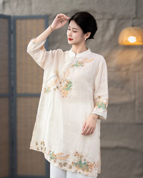  D03-Đầm Ramie Thêu Hoa Nghệ Thuật Nút Gài Cổ Điển Thanh Lịch 