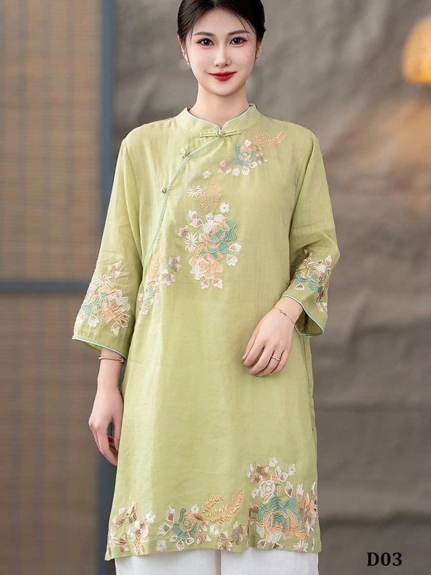  D03-Đầm Ramie Thêu Hoa Nghệ Thuật Nút Gài Cổ Điển Thanh Lịch 