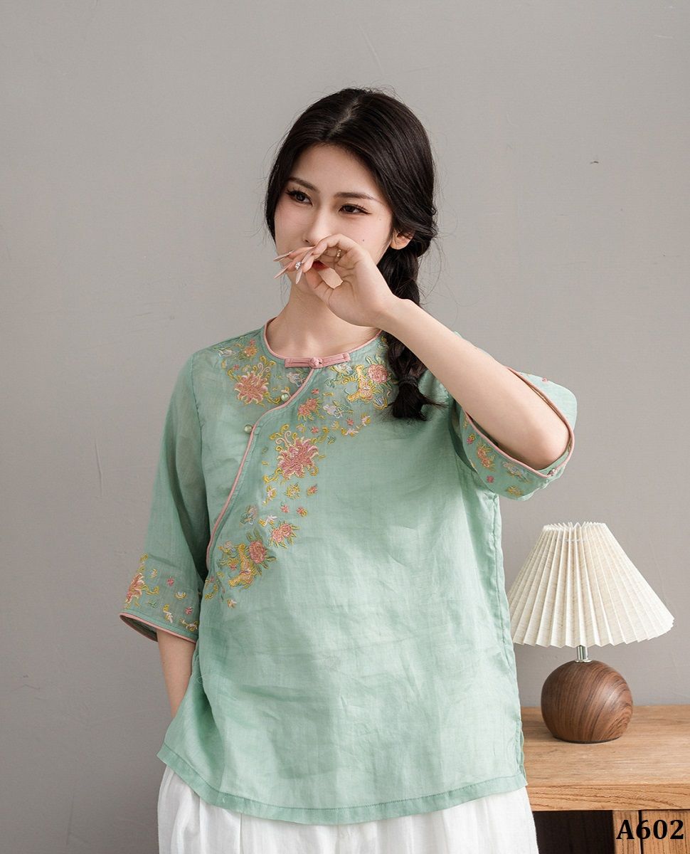  A602-Áo Ramie Thêu Hoa Nút Xiên Thanh Lịch Cổ Điển 