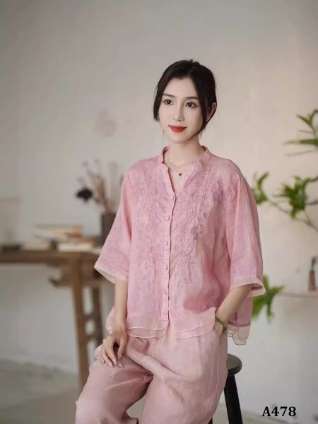  A478-Áo Ramie Cổ V Đứng Thêu Nghệ Thuật 