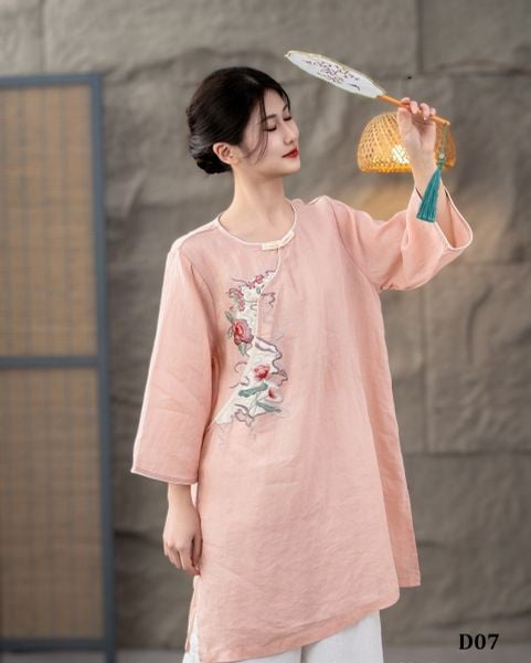  D07-Đầm Ramie Thêu Hoa Cổ Điển Thanh Lịch 