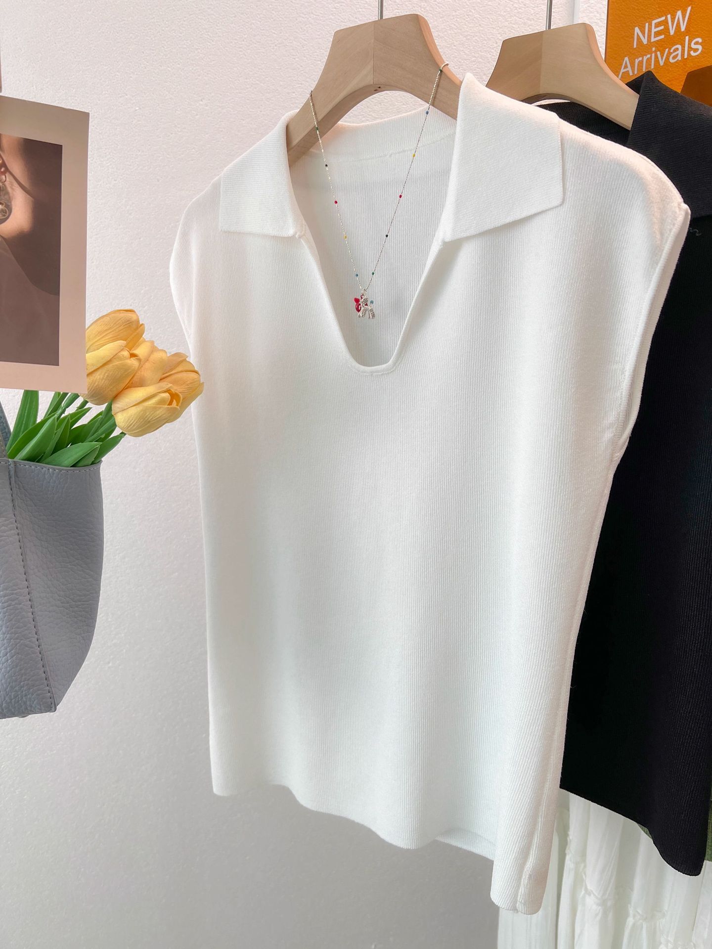  A661-Áo Len Lụa Băng Cổ Bẻ Không Tay Mỏng Mát 