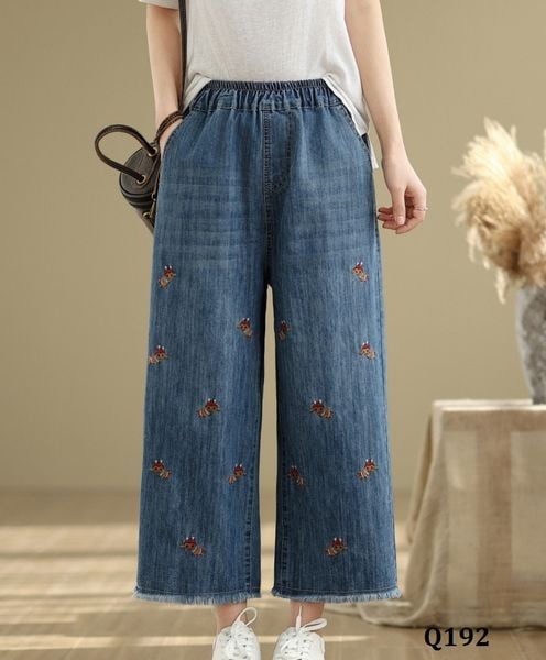  Q192-Quần Jeans Ống Suông Thêu Ong Lưng Thun 9 Tấc 